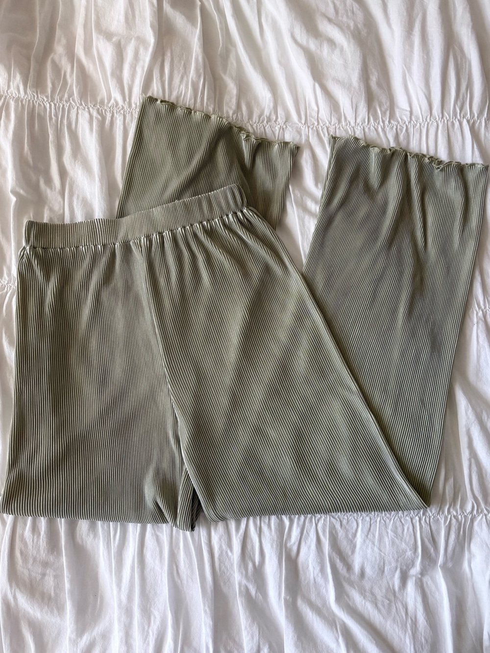 Ribbed Wide-Leg Pants in Olive Green